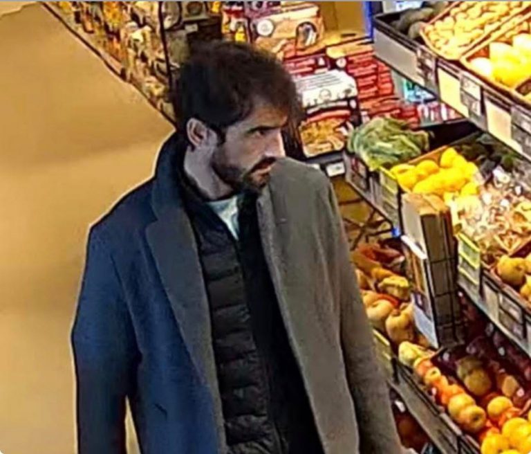 Arrêté pour braquage, il sort de prison et revient voler dans le meme commerce !